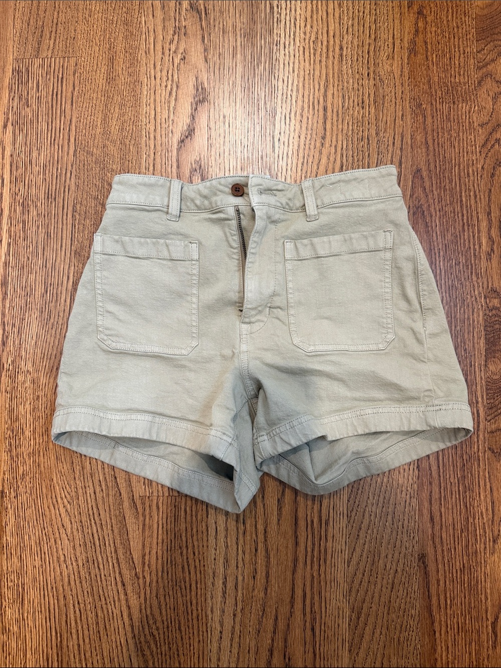 Madewell Light Beige High-Rise Patch Pocket Shorts